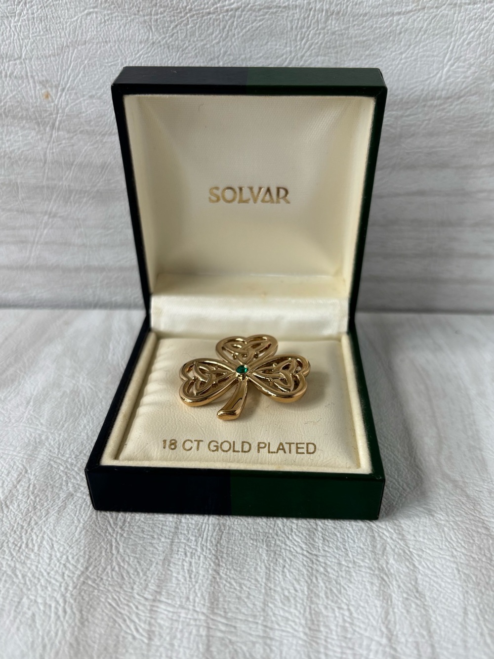 18K Gold Plated Shamrock  Brooch with Trinity Knot Leaves and Green Stone - Picture 2 of 12